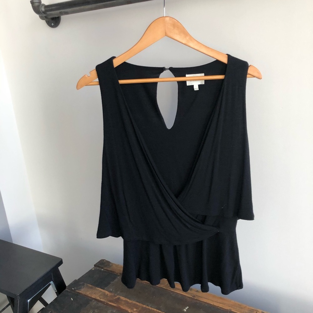 Black Top, Very Flattering!